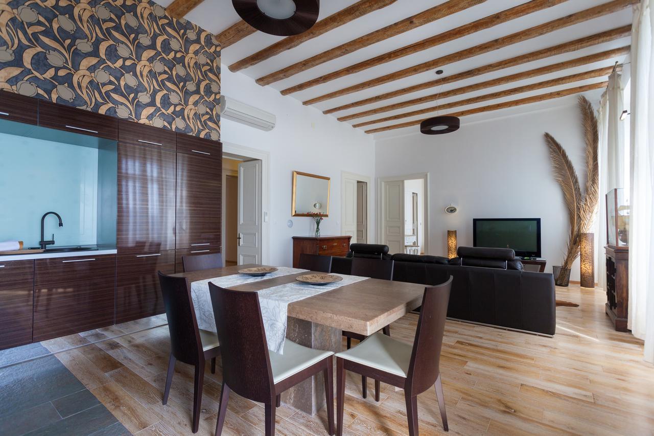 Luxury Beachfront Banje Apartmán